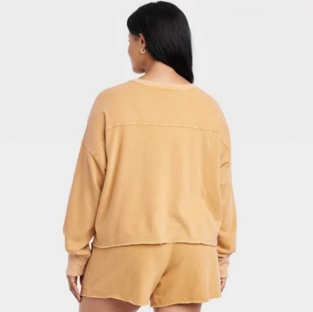 Universal Threads Henley - Picture 2 of 4